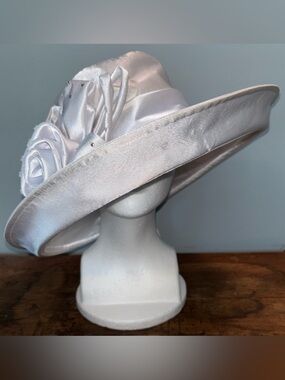 Mr Song Millinery Women’s Hat White Satin Wide-Brim with Floral Accent Derby